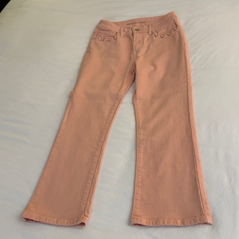 New Michael Kors pale peach soft and stretchy capri jeans . Oh so right!